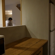 オーク材のキッチン背面収納画像1