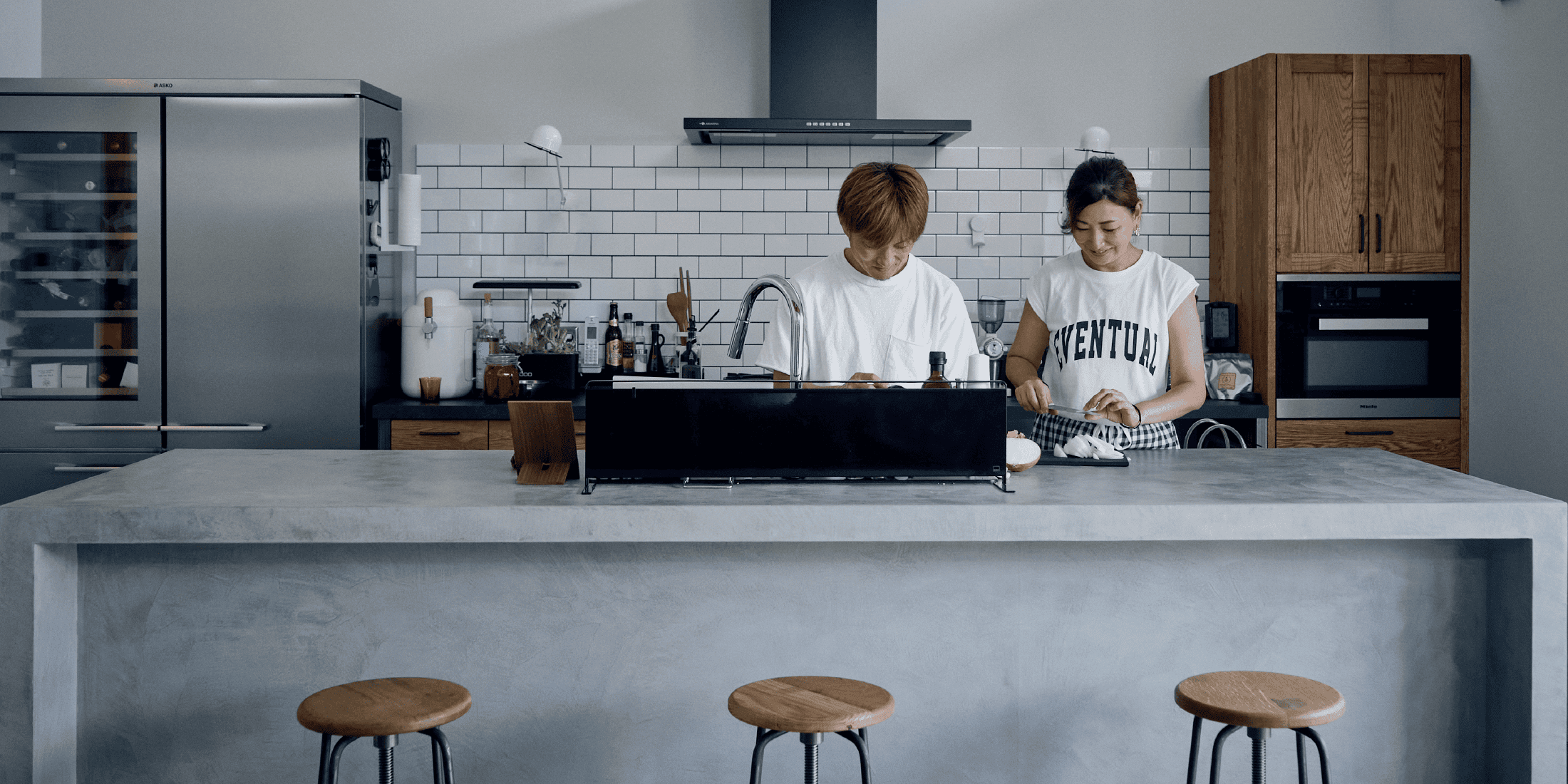 「夫婦でゆったり料理できるアイランドキッチンが自慢です」｜ HOUSE RENOVATION ｜ 西宮市 U様邸