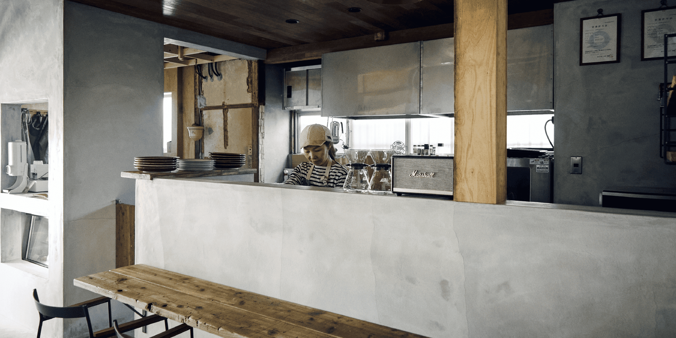 「土壁や木造家屋の良さを活かした古民家カフェ」 ｜ STORE RENOVATION ｜ ペコーラパーラ | オーダー家具やリノベーション。豊富な実績の株式会社スクエア【大阪/北摂・葉山/鎌倉/湘南】