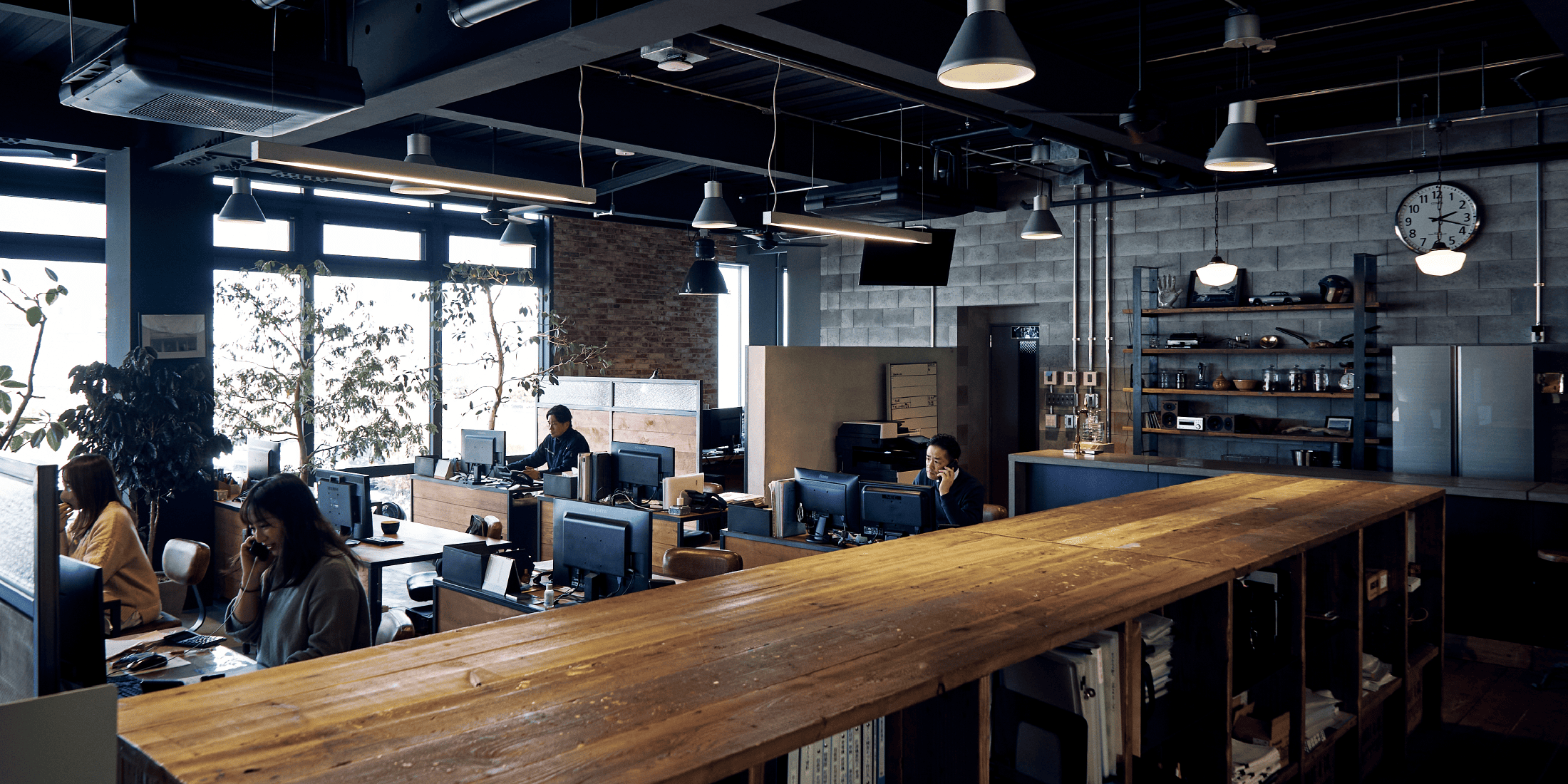 「カッコイイ新社屋で仕事の幅も広がった。」 ｜ OFFICE RENOVATION ｜ 浜崎電設株式会社 